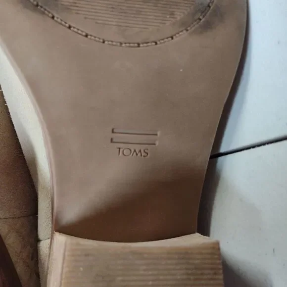 Toms Women's 10 Beige Leather Ankle Booties - Picture 9 of 10